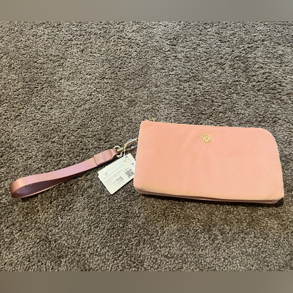Lululemon Pink Wristlet NWT